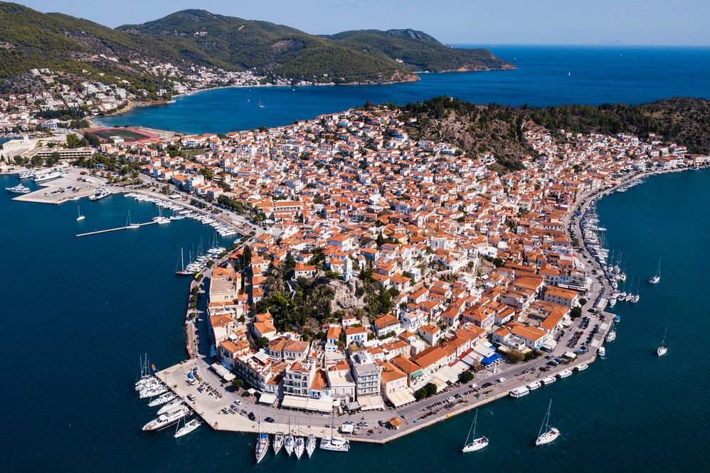 vista aérea de la isla de poros